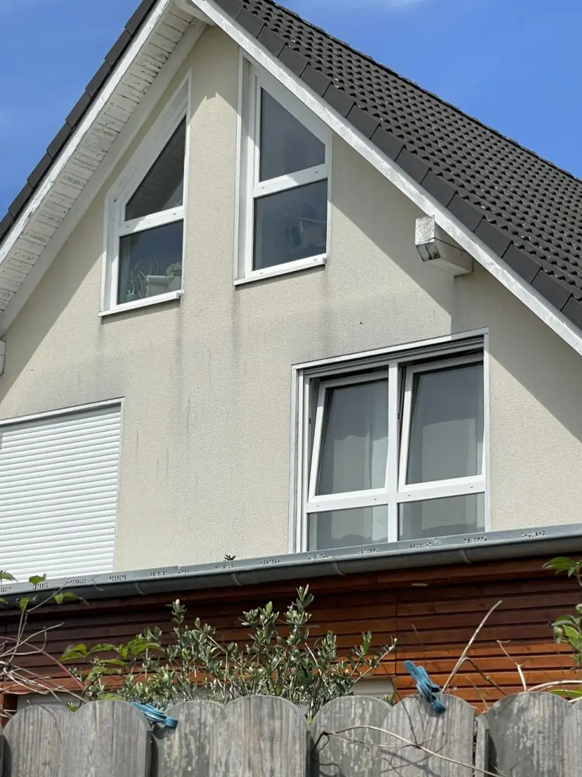 Projektfoto fassadenmodernisierung weiss anthrazit
